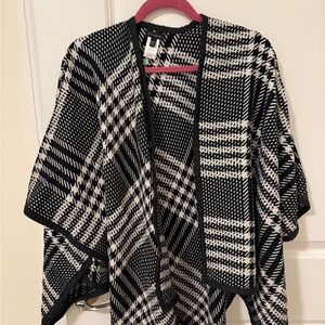 Black and White Plaid Women's Shawl